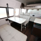 対面で5人で座れるダイネット